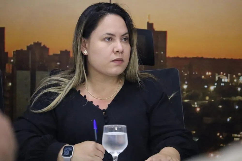 Após cobrança da vereadora Ana Portela na CPI, Agereg determina substituição de 98 ônibus velhos