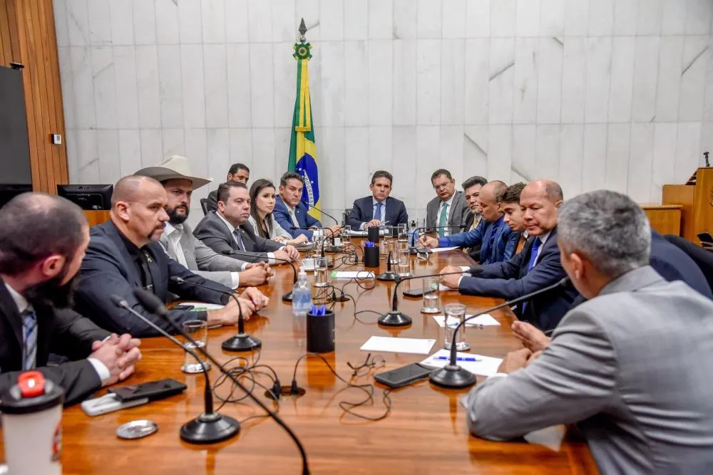 Rodolfo Nogueira, Carol De Toni e Zucco pressionam Motta para pautar ratificação de terras de fronteira