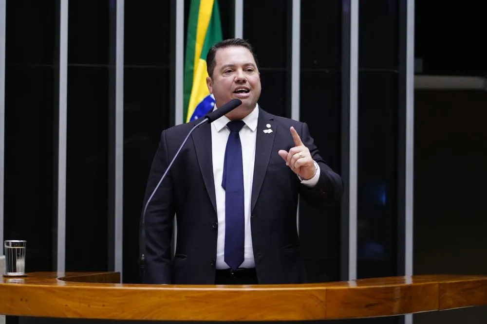 Rodolfo Nogueira é relator de projeto de lei aprovado que proíbe tomadas em presídios