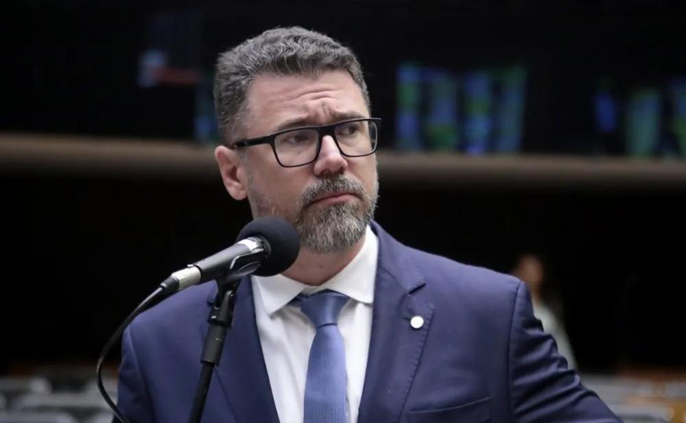 Projeto de lei de Marcos Pollon proíbe a presença e participação de crianças e adolescentes menores de 18 anos nas paradas de orgulho LGBTQIA+ em todo País