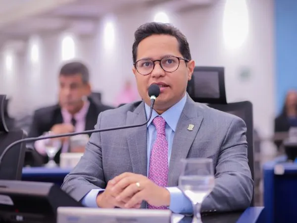Na última sessão do ano, Papy apresenta Moção de Congratulação à TV Morena, TCE e TJMS
