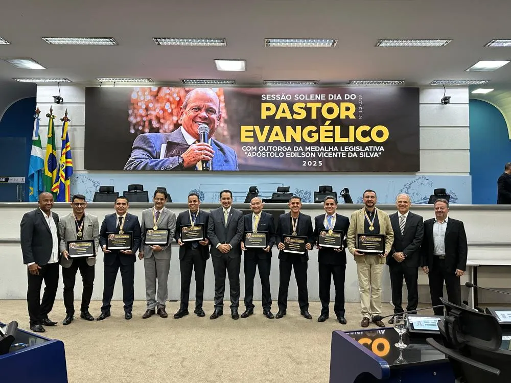 Vereador Herculano Borges homenageia Pastora Denise da Silva Irlandes Nunes e Pastor Gabriel de Miranda em solenidade especial na Câmara Municipal