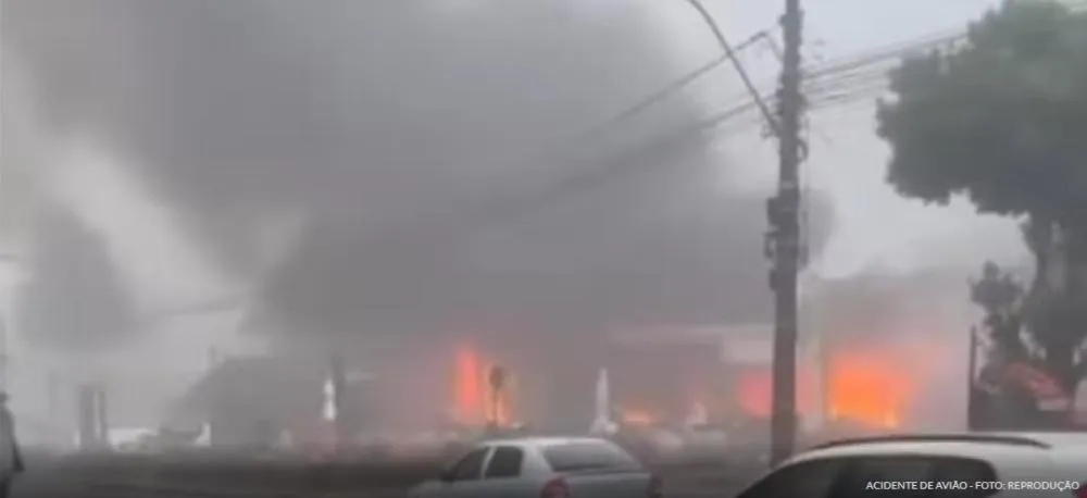 Queda de avião em Gramado com destino a São Paulo causa destruição