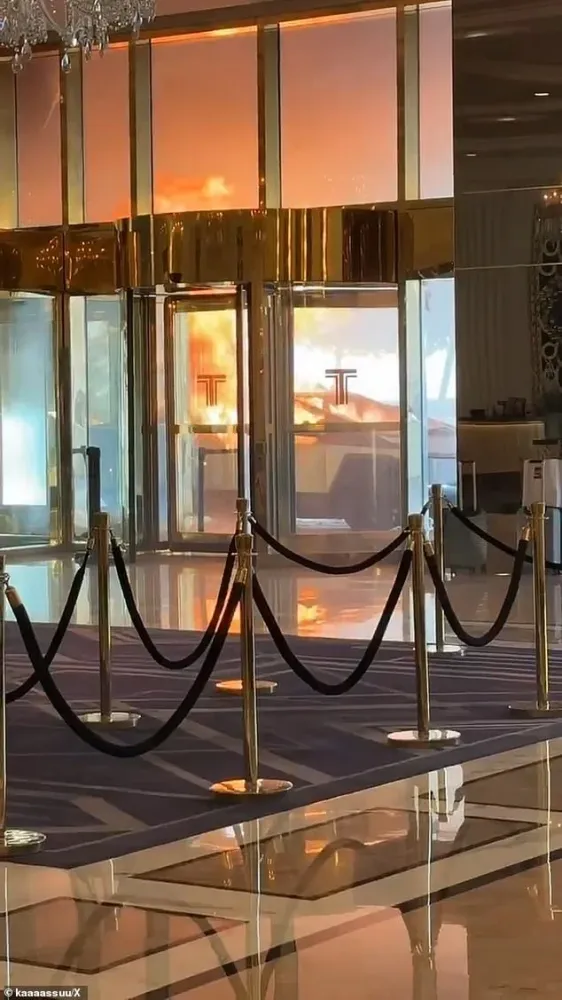 Carro explode e pega fogo em frente ao hotel de Trump em Las Vegas