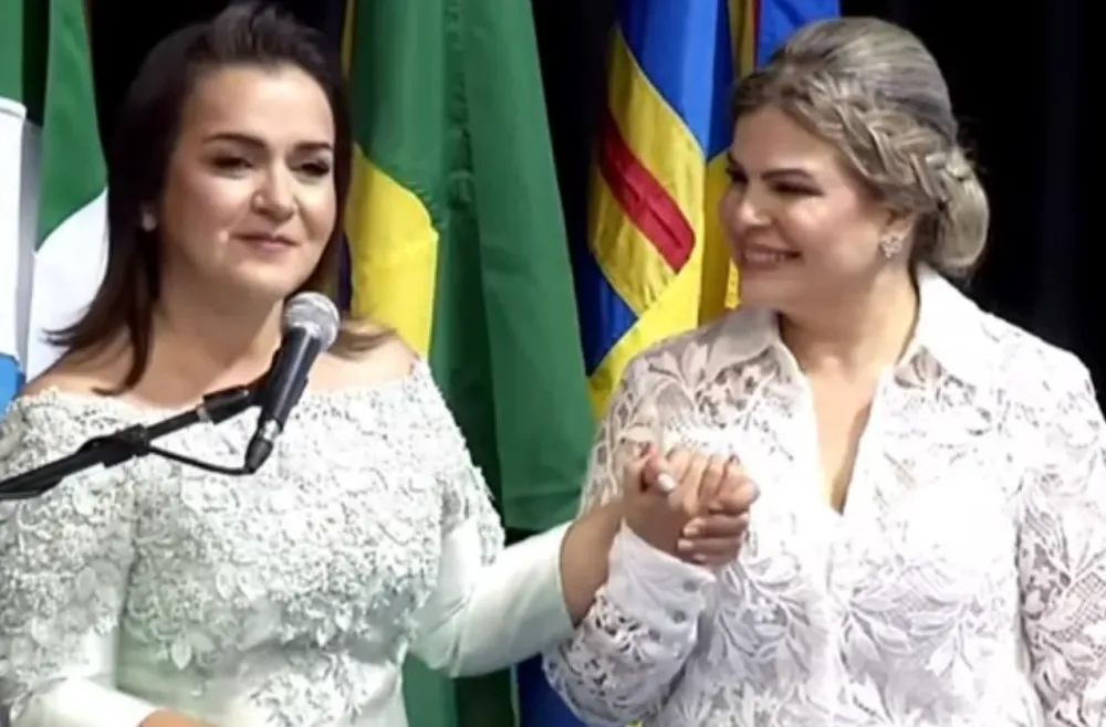 Sob forte emoção, Prefeita Adriane Lopes toma posse em Campo Grande