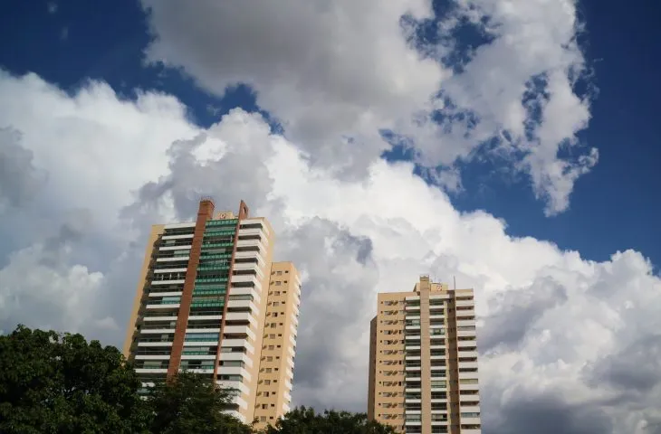 Temperaturas altas e alerta para tempestades marcam quinta-feira em Mato Grosso do Sul