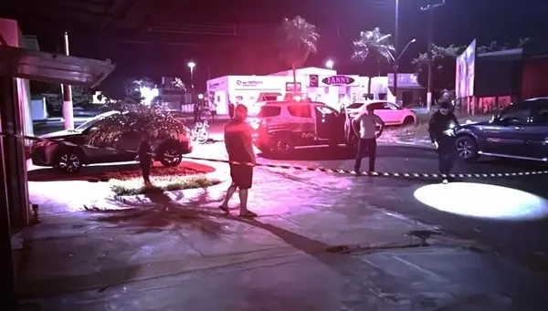 Câmeras flagraram carro e moto antes de ataque a tiros na casa de prefeita