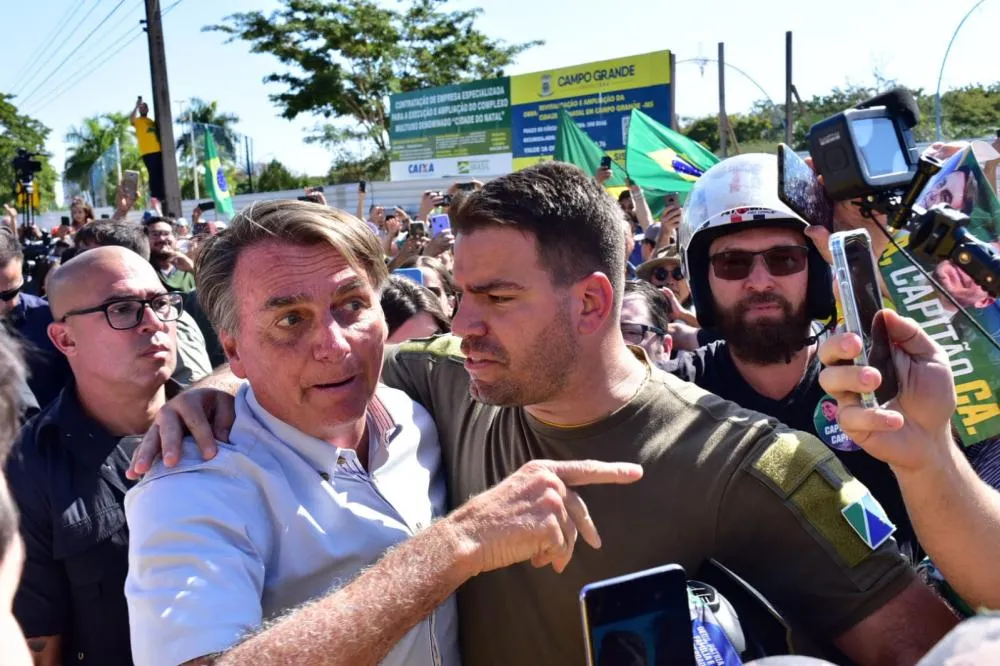 Eu não autorizei talkey - “Uma fonte do PL informa que Bolsonaro desautoriza Capitão Contar e nega apoio à sua candidatura ao Senado.”