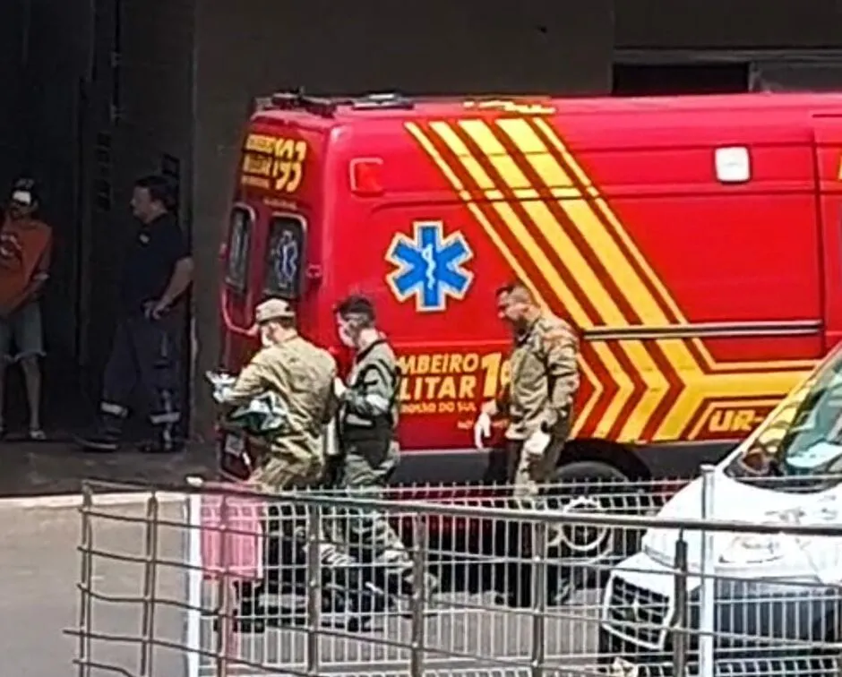 Primeiro suspiro: bebê prematura nasce em situação de risco e sobrevive após resgate