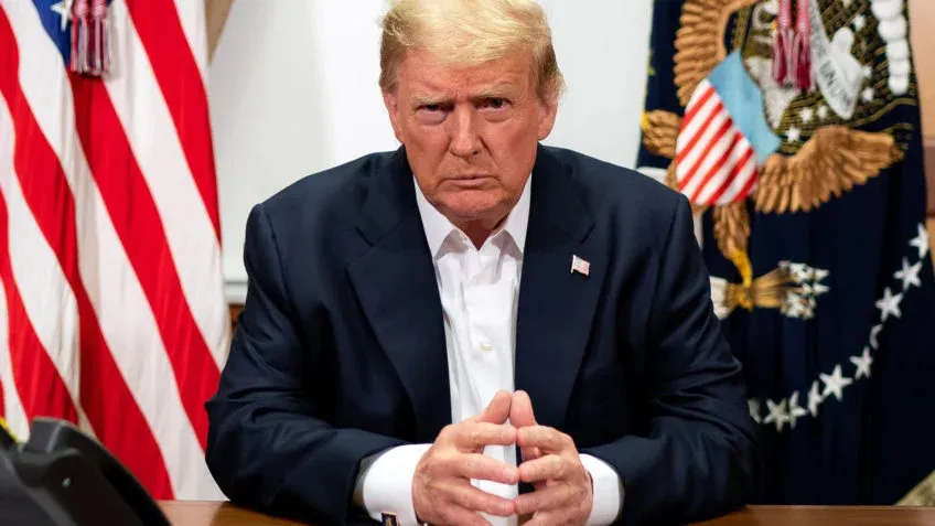 Acalme-se agora e pare com essa Guerra Ridícula! Só vai piorar, diz: Donald Trump ao Presidente da Rússia, Vladimir Putin