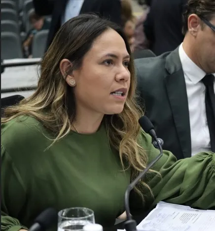 Câmara aprova requerimento de Ana Portela para convocar secretária Márcia Hokama