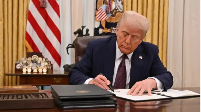 Trump tira sigilo de arquivos sobre mortes de J.F.K. e Martin Luther King