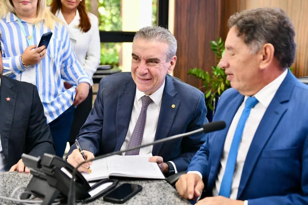 Paulo Corrêa toma posse como 1º secretário, com ênfase na continuidade da modernização da ALEMS