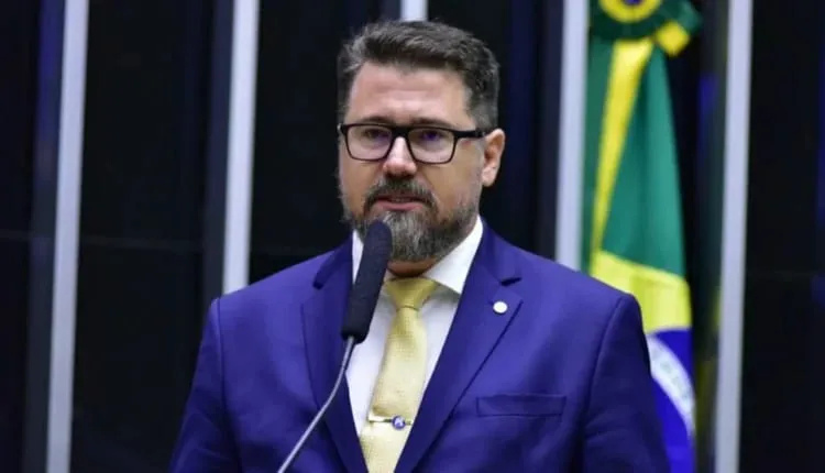 Pollon protocola dois PDLs para barrar portarias do governo Lula