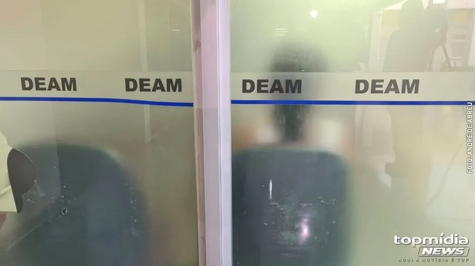 MULHER É SOCORRIDA APÓS TENTAR SE FERIR NO MONTE CASTELO