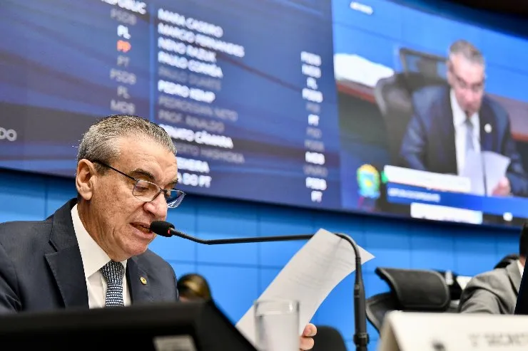 PAULO CORRÊA SOLICITA AO GOVERNO MANUTENÇÃO URGENTE DAS RODOVIAS MS-180 E MS-295