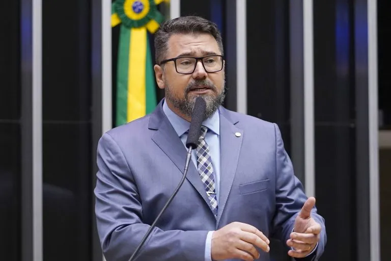 POLLON FAZ ALERTA SOBRE DOCUMENTO DO TESOURO NACIONAL QUE AVISA SOBRE RISCO FISCAL NO BRASIL