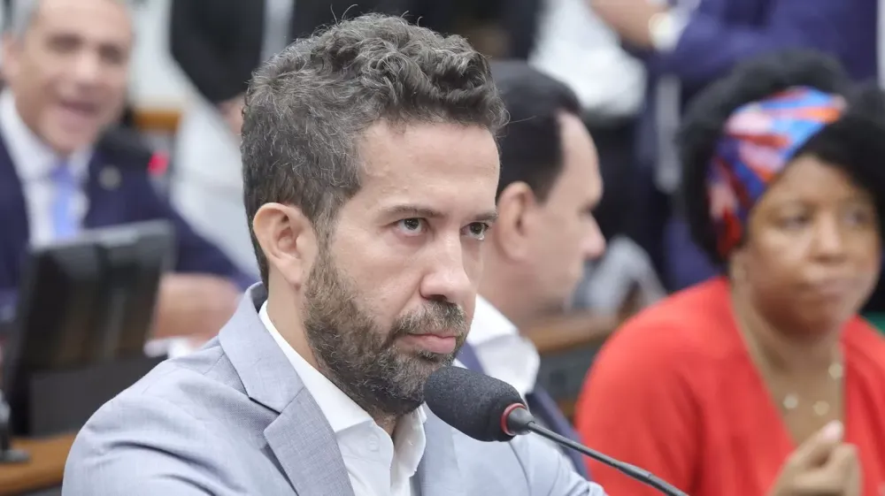 DEPUTADO ANDRÉ JANONES DEVOLVE R$ 131,5 MIL EM ACORDO COM A PGR APÓS ENVOLVIMENTO EM ESQUEMA DE RACHADINHA