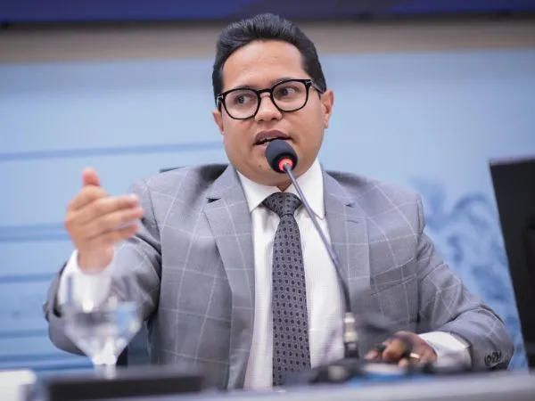 ASFALTO, PODA DE ÁRVORE E MELHORIAS NO TRÂNSITO ESTÃO ENTRE AS INDICAÇÕES DO PRESIDENTE PAPY