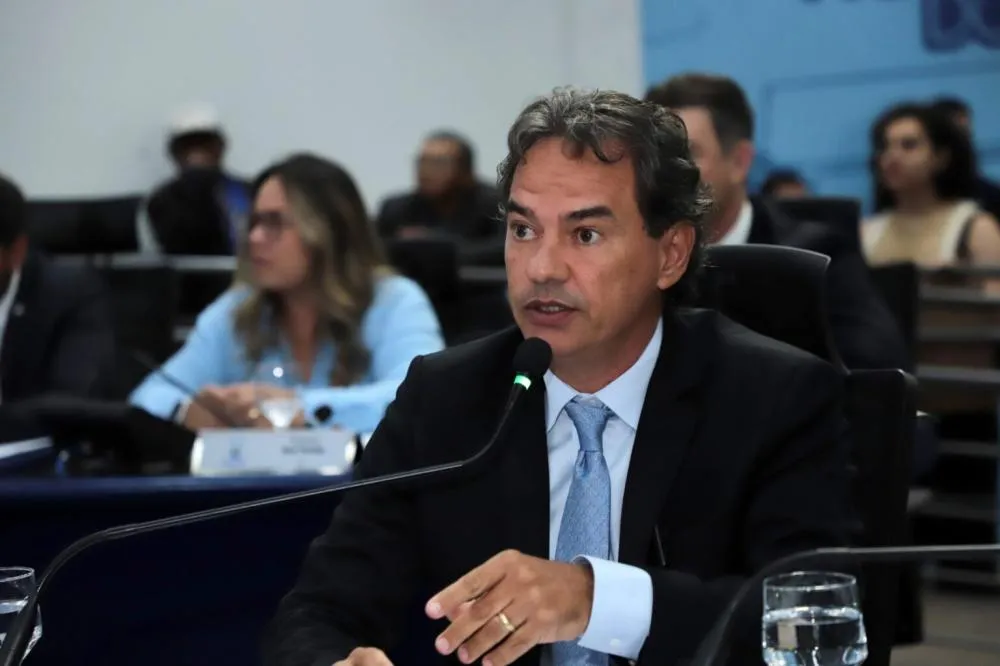 MARQUINHOS TRAD VOTA CONTRA VETO E DEFENDE PASSE LIVRE PARA MULHERES VÍTIMAS DE VIOLÊNCIA.