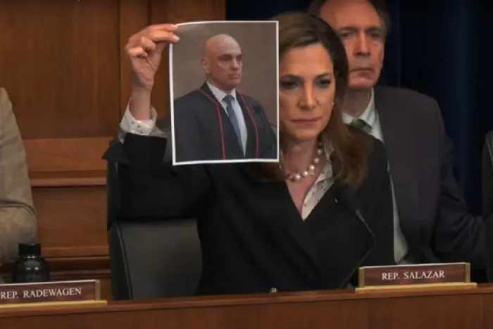 DEPUTADOS DOS EUA PEDEM A TRUMP QUE PUNA MORAES COM SEVERA LEI