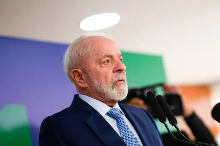REPROVAÇÃO DE LULA SOBE 7 PONTOS E CHEGA A 56%