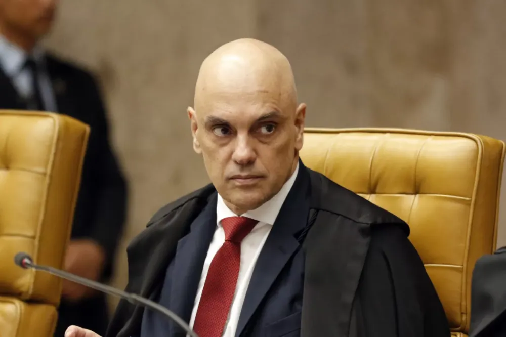 PGR ARQUIVA INVESTIGAÇÃO CONTRA MORAES POR USO DE AVIÃO DA FAB PARA JOGO DE FUTEBOL