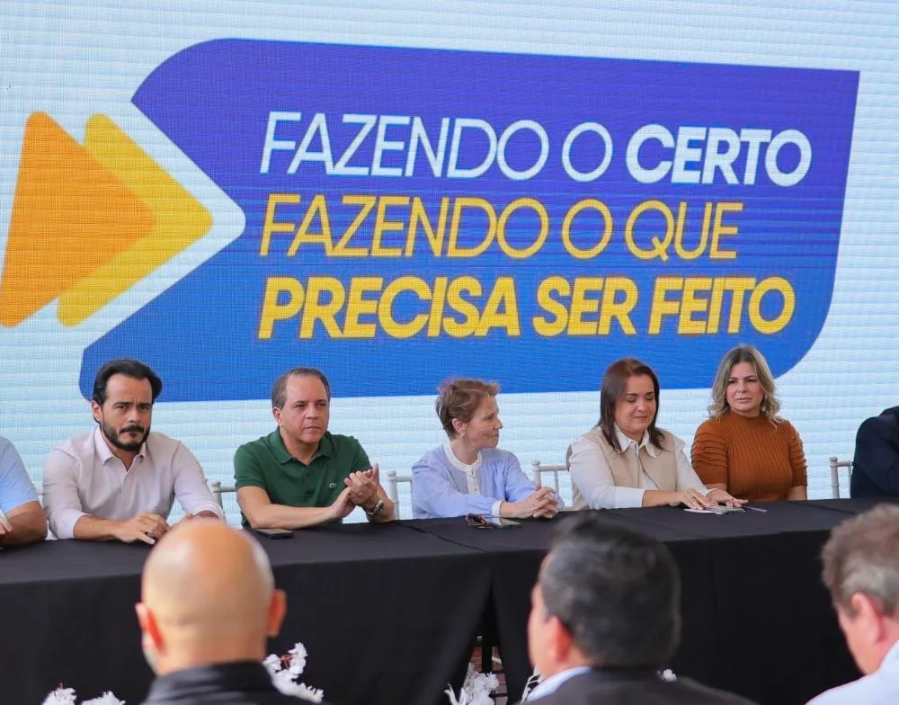 COM APOIO DE CORONEL DAVID E TEREZA CRISTINA, ADRIANE LOPES CELEBRA AVANÇOS E PROJETA FUTURO NOS 100 DIAS DE GESTÃO