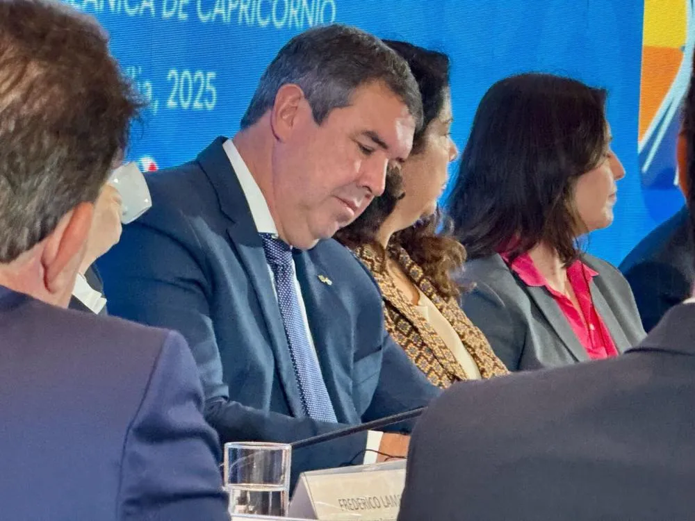 RIEDEL DIZ QUE AGUARDA DECISÃO DO PSDB, MAS REVELA QUE JÁ ESTÁ ARTICULANDO UMA COALIZAÇÃO DE PARTIDOS NO MS PARA ELEIÇÕES DE 2026