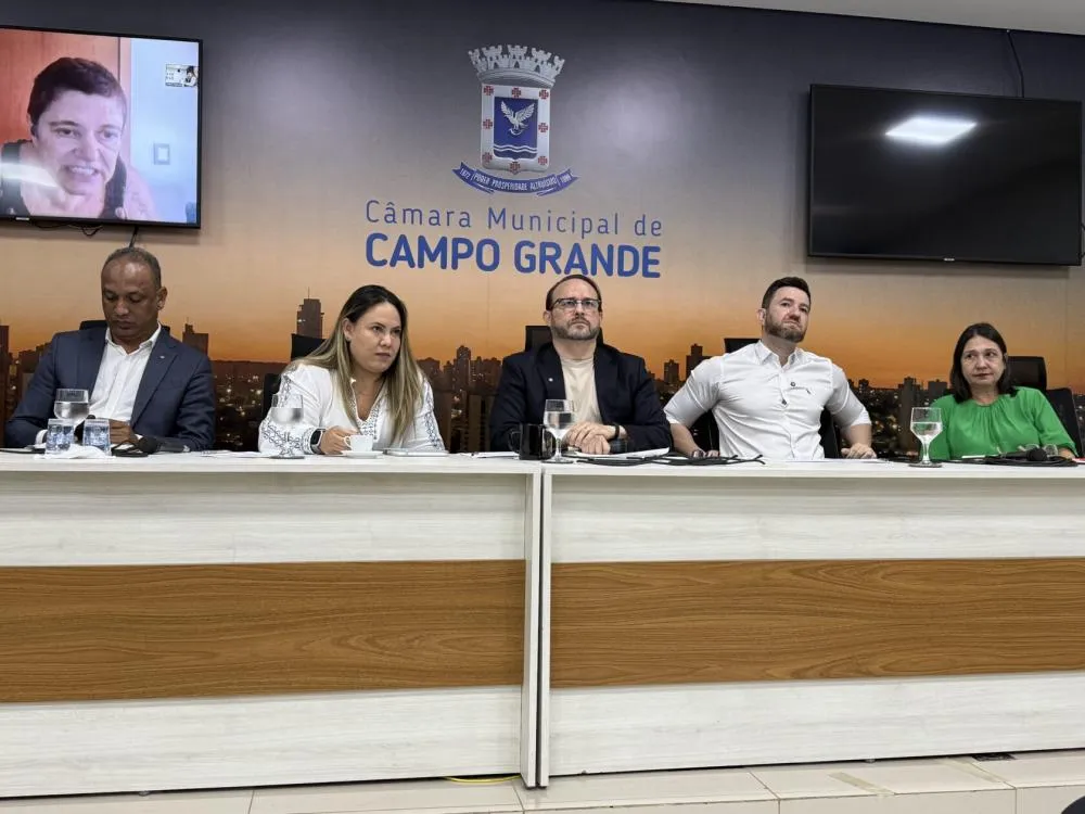 VEREADORA ANA PORTELA PARTICIPA DA PRIMEIRA OITIVA DA CPI DO TRANSPORTE PÚBLICO