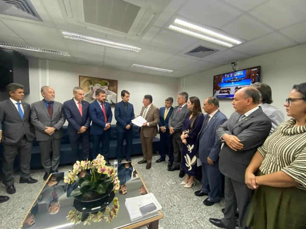 ASSEMBLEIA ENTREGA AO MPF PEDIDO PARA SUSPENDER LEILÃO DE RELICITAÇÃO DA BR-163