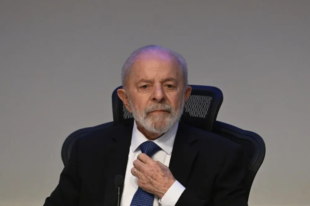 LULA RECUSA PROPOSTA DOS EUA DE CLASSIFICAR PCC E CV COMO ORGANIZAÇÕES TERRORISTAS E DEFENDE BANDIDOS